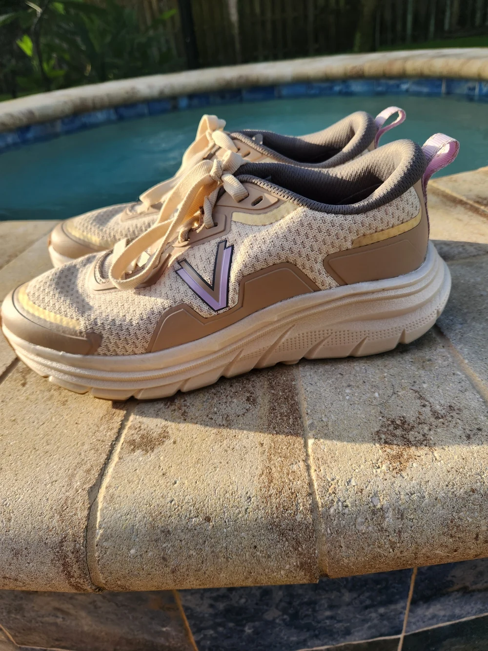 Vionic Walk Max II Gray Mesh Walking Shoes Women’s 7.5 Worn Once Like New